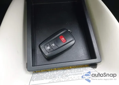 2017 Toyota Prius Three Touring z USA, uszkodzony, nr VIN JTDKARFU1H3527849